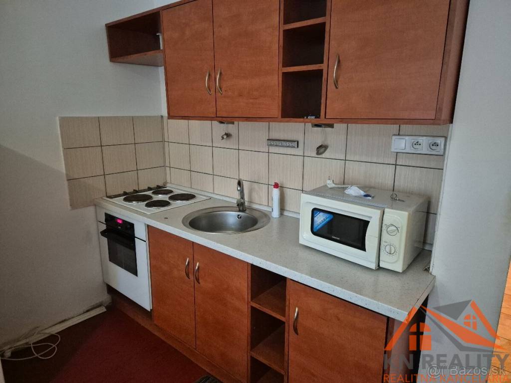 Na predaj veľká garsónka s balkónom Komárno - 4