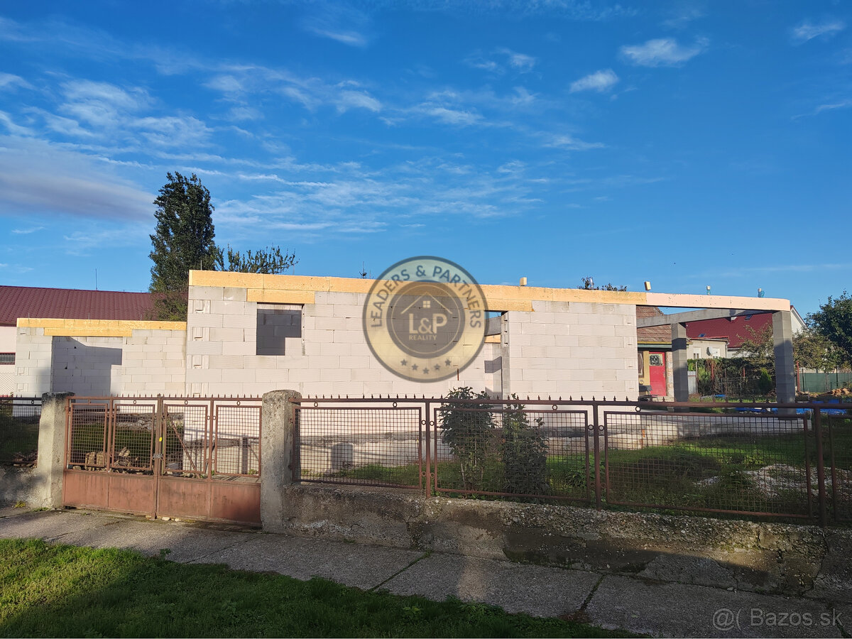 Rozostavaný rodinný dom v obci Reca pri Senci - 4