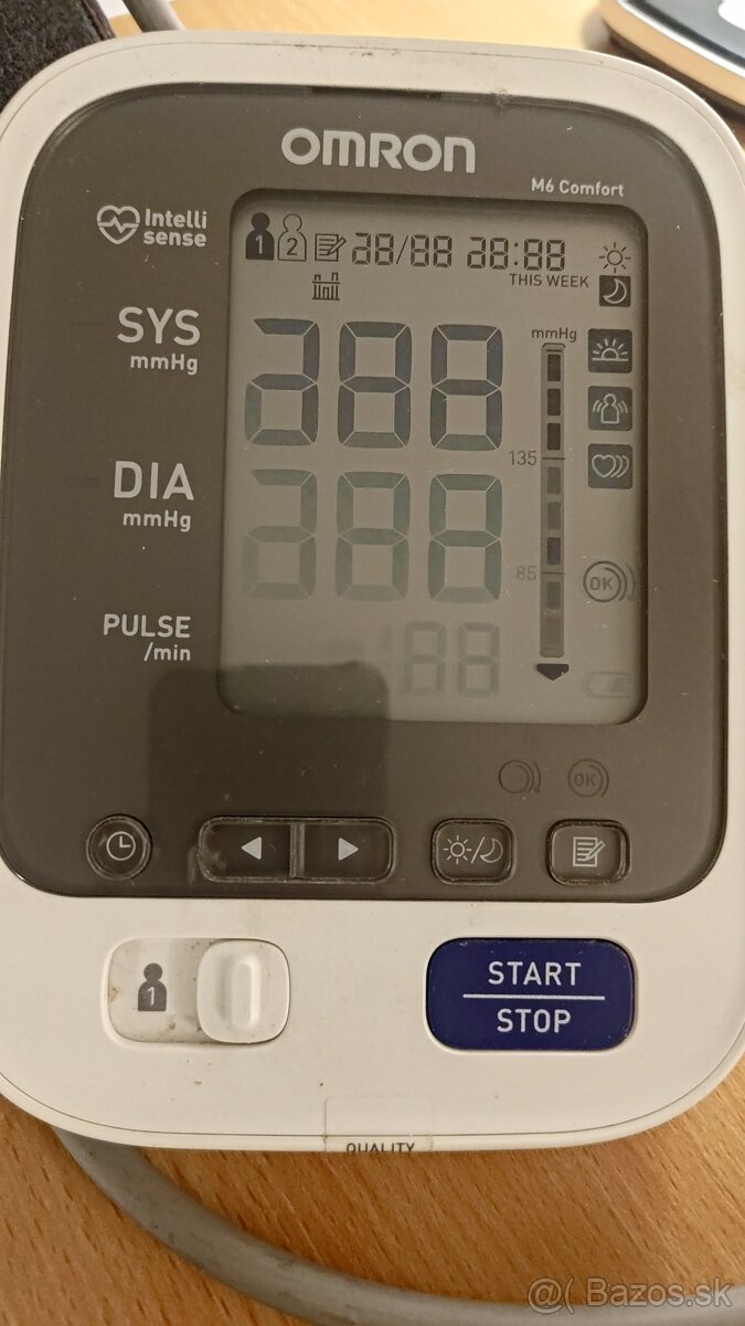 Tlakomer OMRON M6 Confort - 4