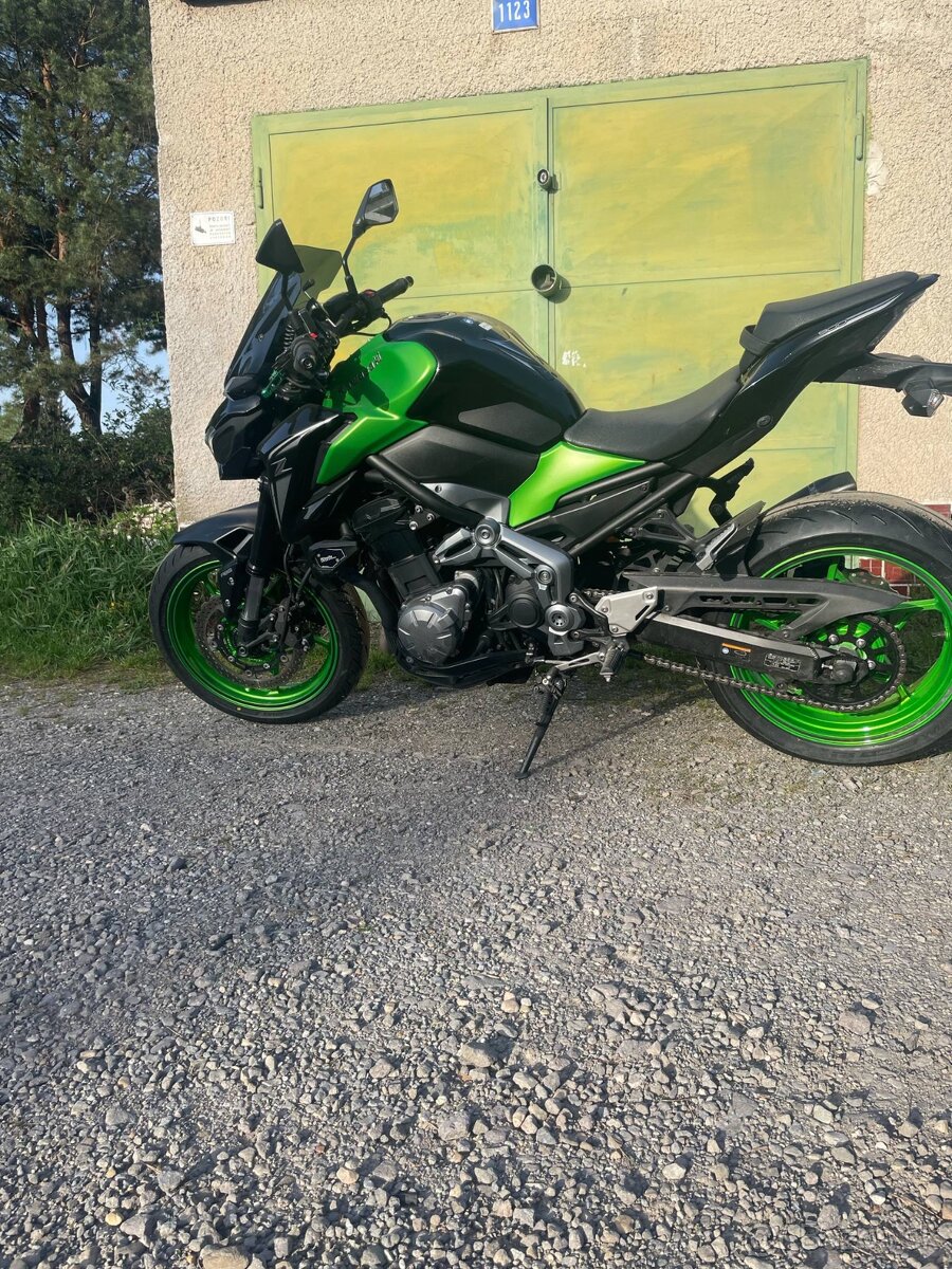 Kawasaki Z900 - 4