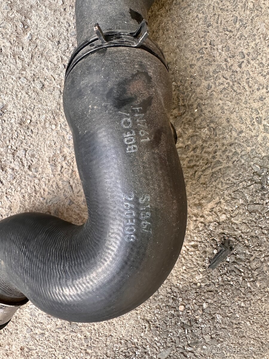 Tlakova rurka vzduchu golf 1.9 tdi - 4