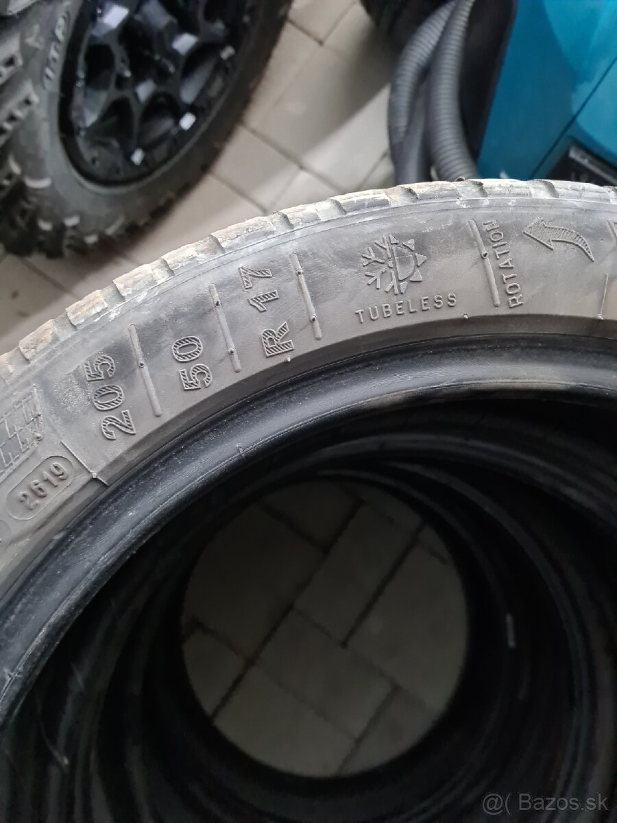 Pneu 205/50 R17 celoročné - 4