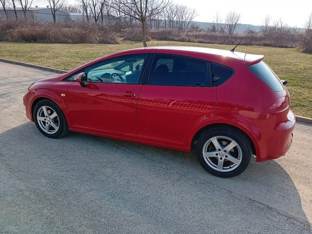 Seat Leon 2011 1.6tdi DSG - 4