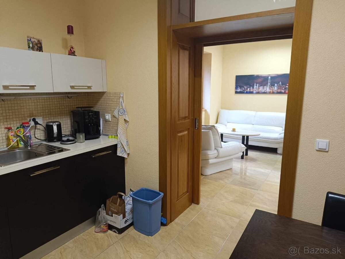 Na predaj obchodný priestor 89 m2 Banská Bystrica - 4