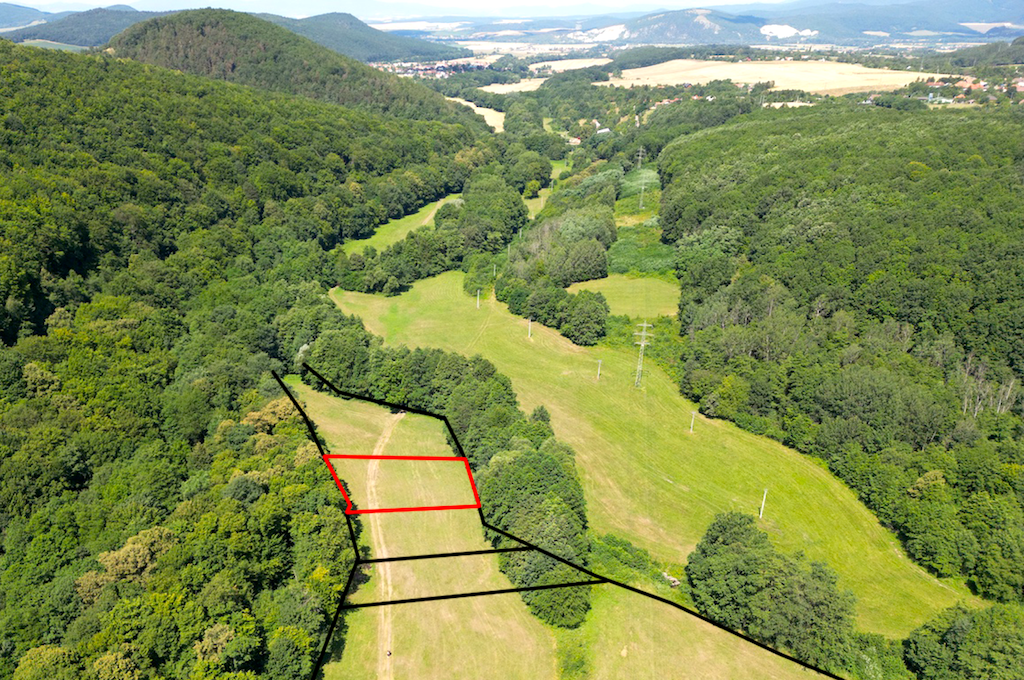 Horná Ves – 1.020 m2 POZEMOK na karavan/chatku/prístrešok - 4