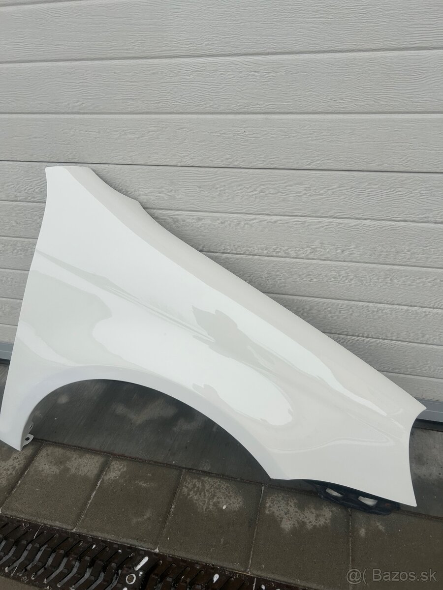 Predny blatnik VW Golf 5 variant biela LR9A - 4