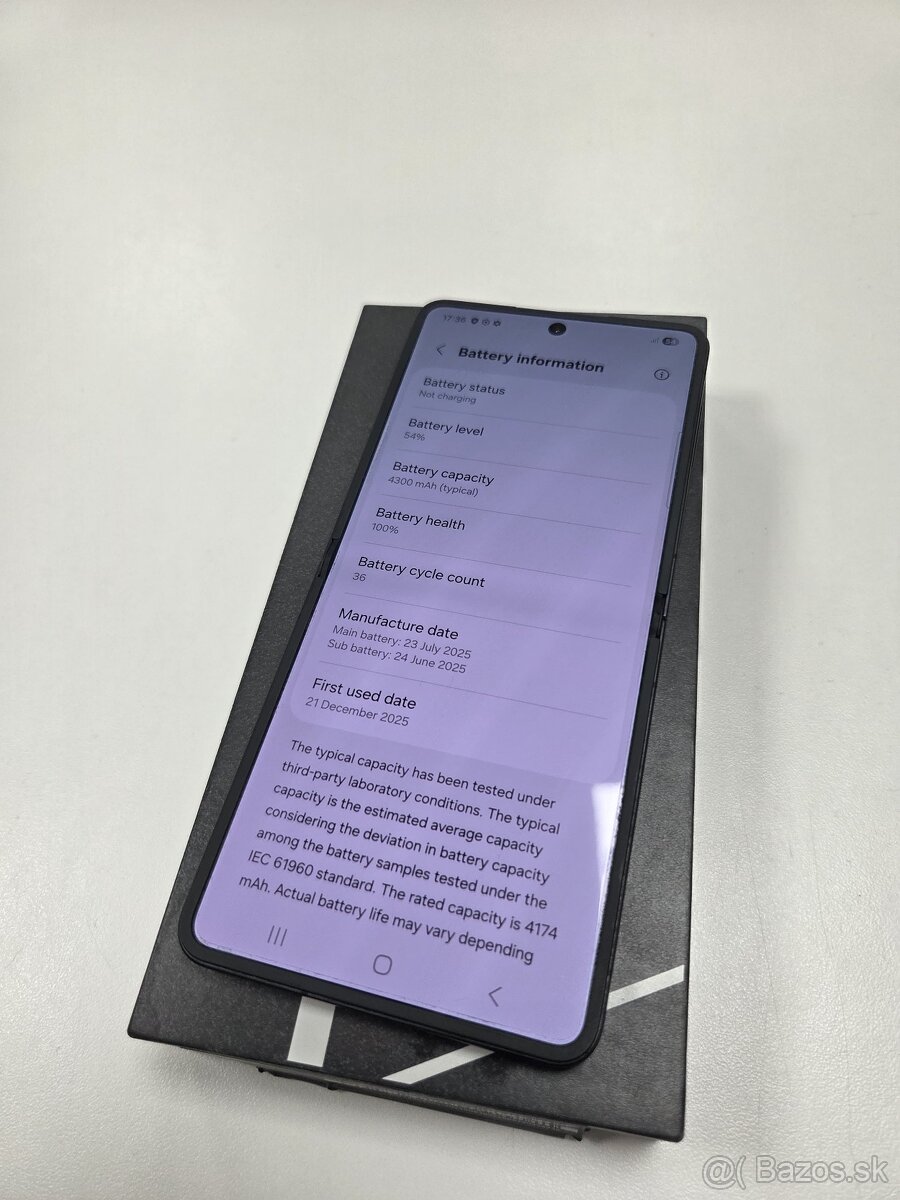 Samsung Z Flip7 12/256GB - 4