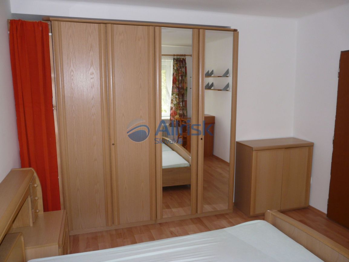 Priestranný 2 izbový byt v Ružinove, Nivy na Kvačalovej ulic - 4