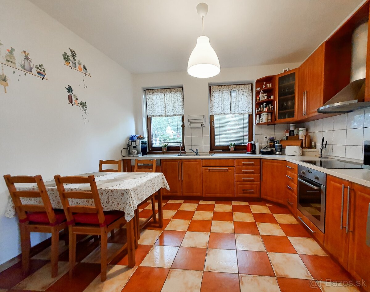 Komfortný dvojpodlažný rodinný dom - 4