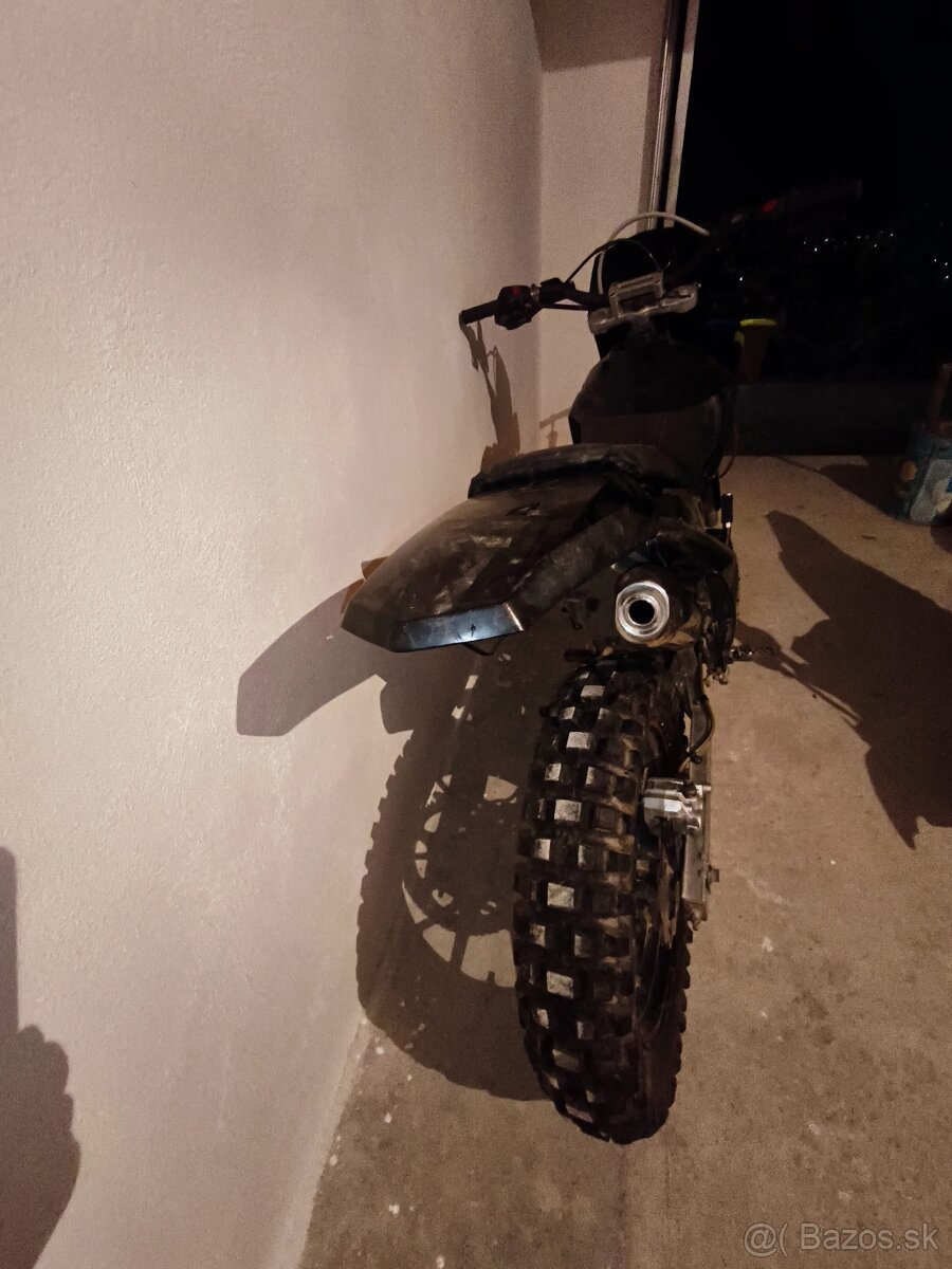 Predám cross 250cm3