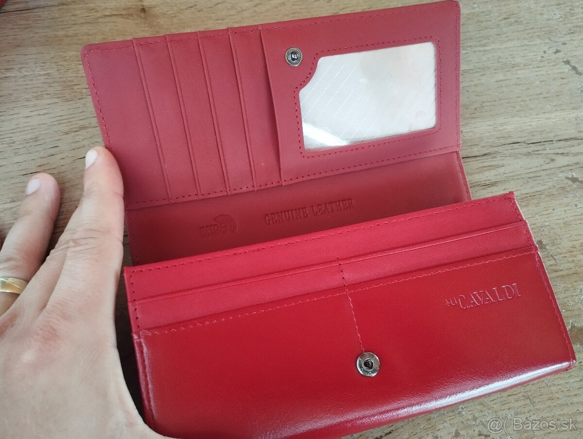 Červena peňaženka značky Cavaldi - 4