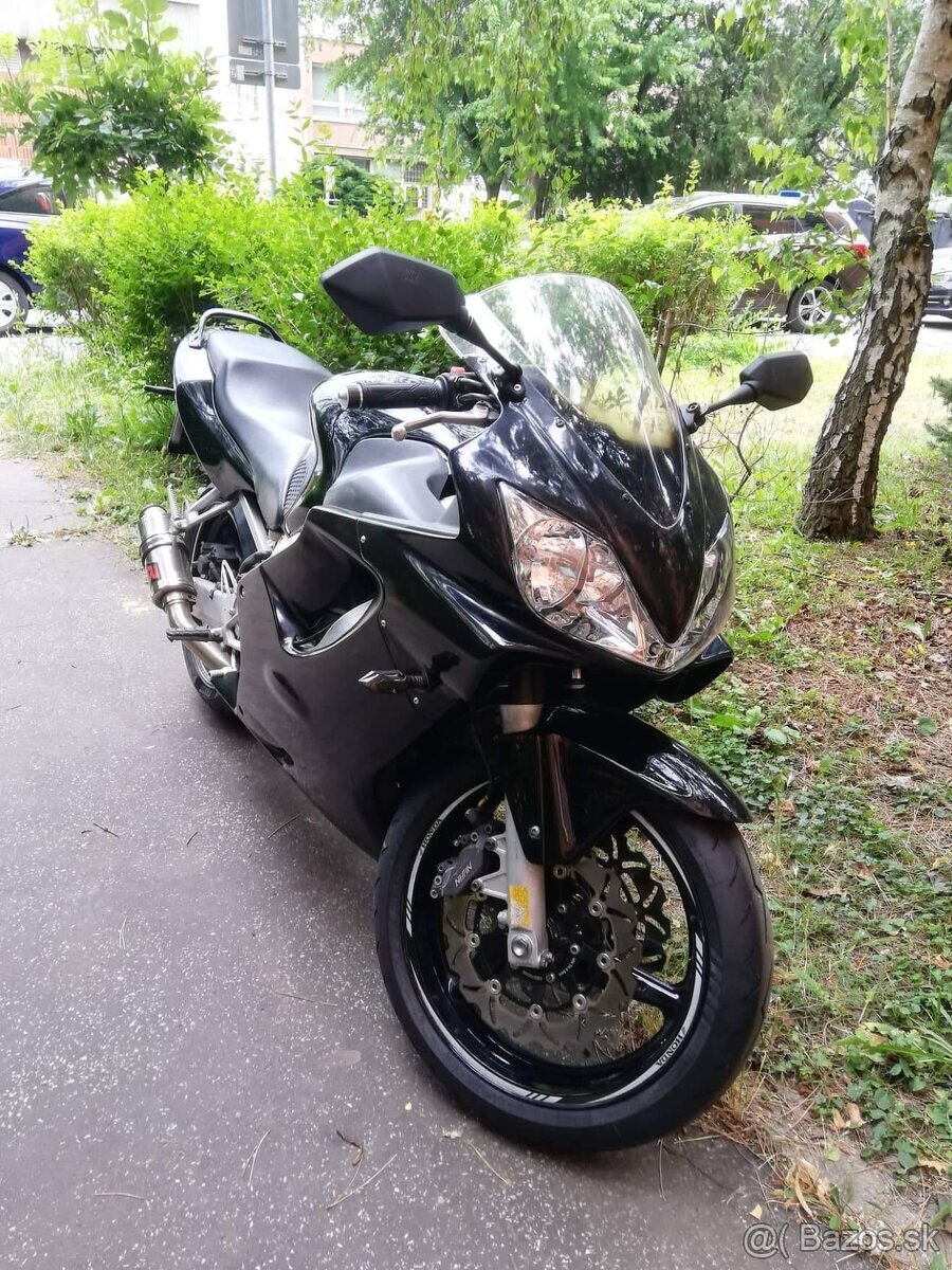 Honda CBR600F4i - 4