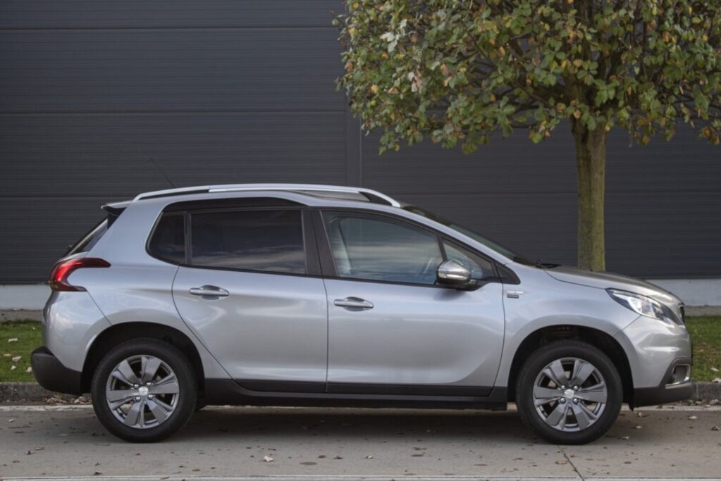 Peugeot 2008 1.2 PureTech Style - 4