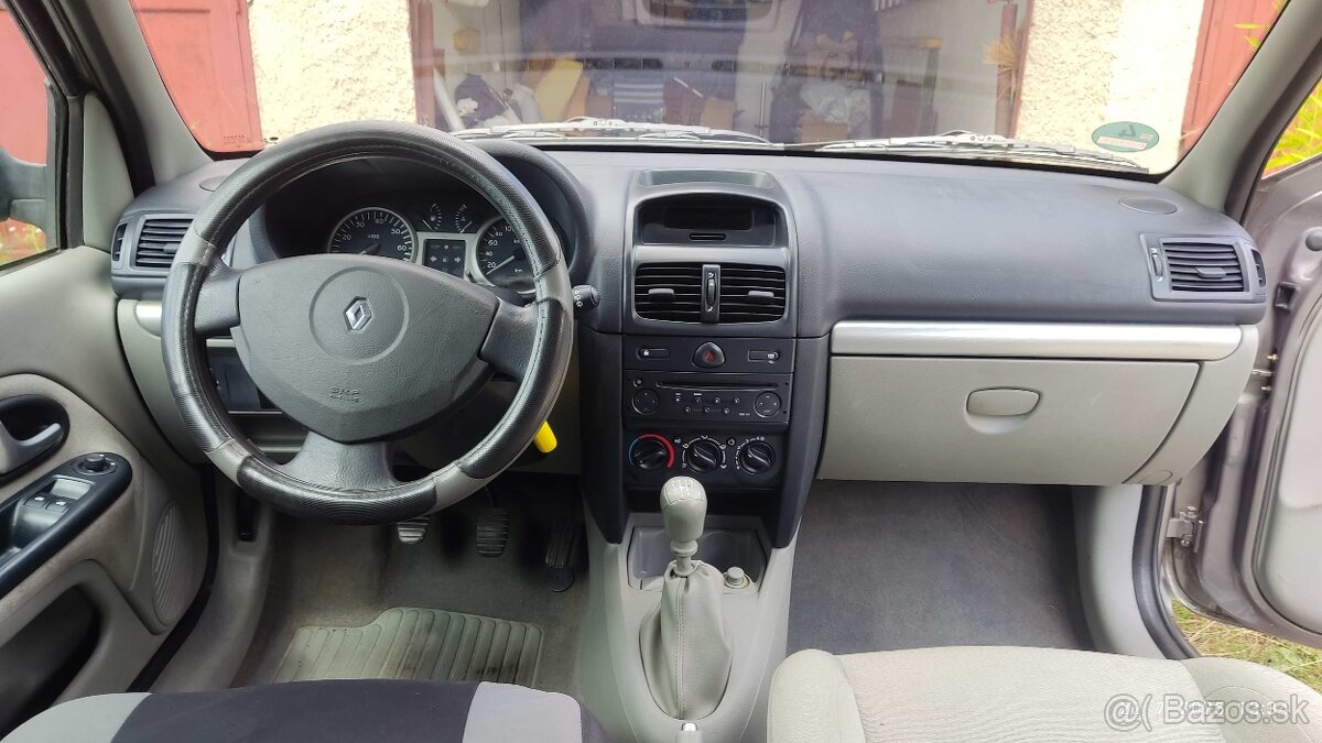 Renault Clio 2 1.2 16V - 4