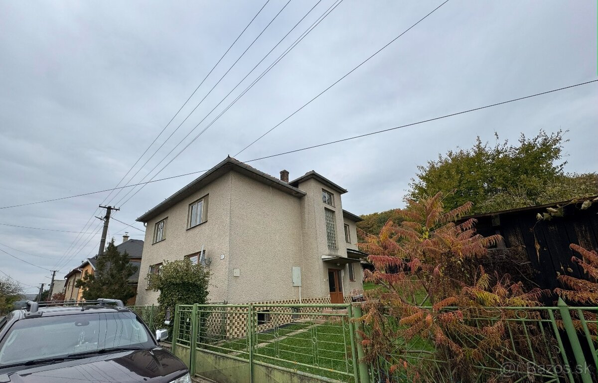 Veľký rodinný dom s čarovnou záhradou a veľkým pozemkom - 4