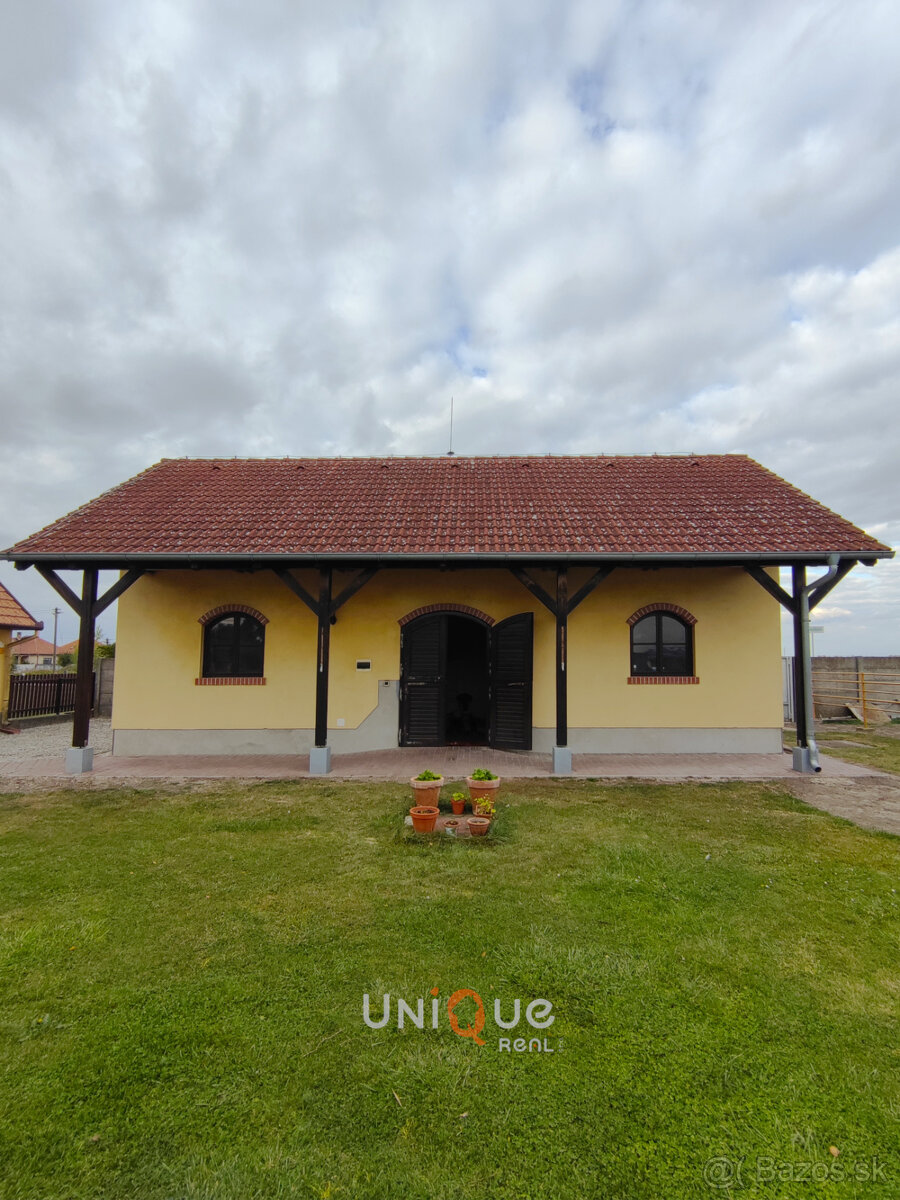 NA PREDAJ ROZOSTAVANÝ RODINNÝ DOM V ZLATNEJ NA OSTROVE - 4