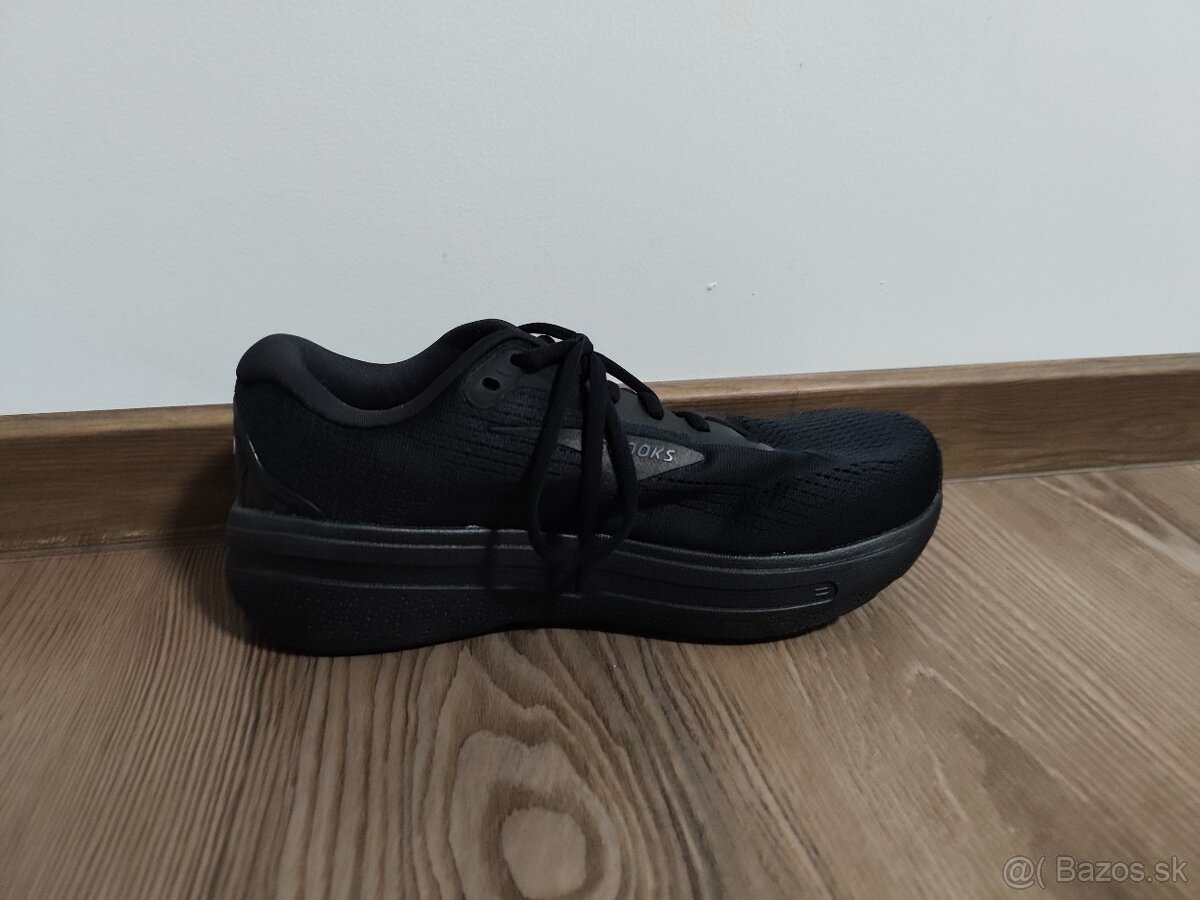 Brooks 42 - čierna bežecká obuv - 4