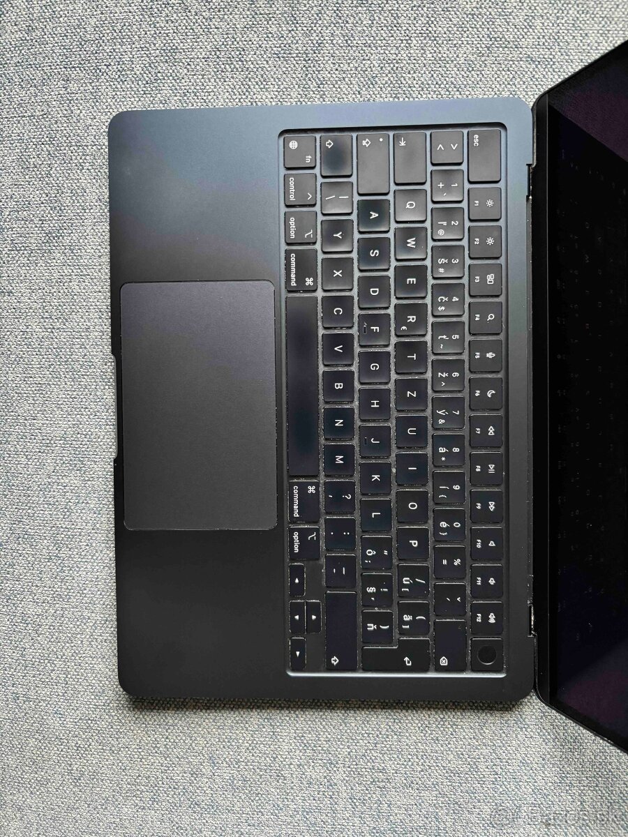 Apple MacBook Air 13" (M2), 256GB - 4