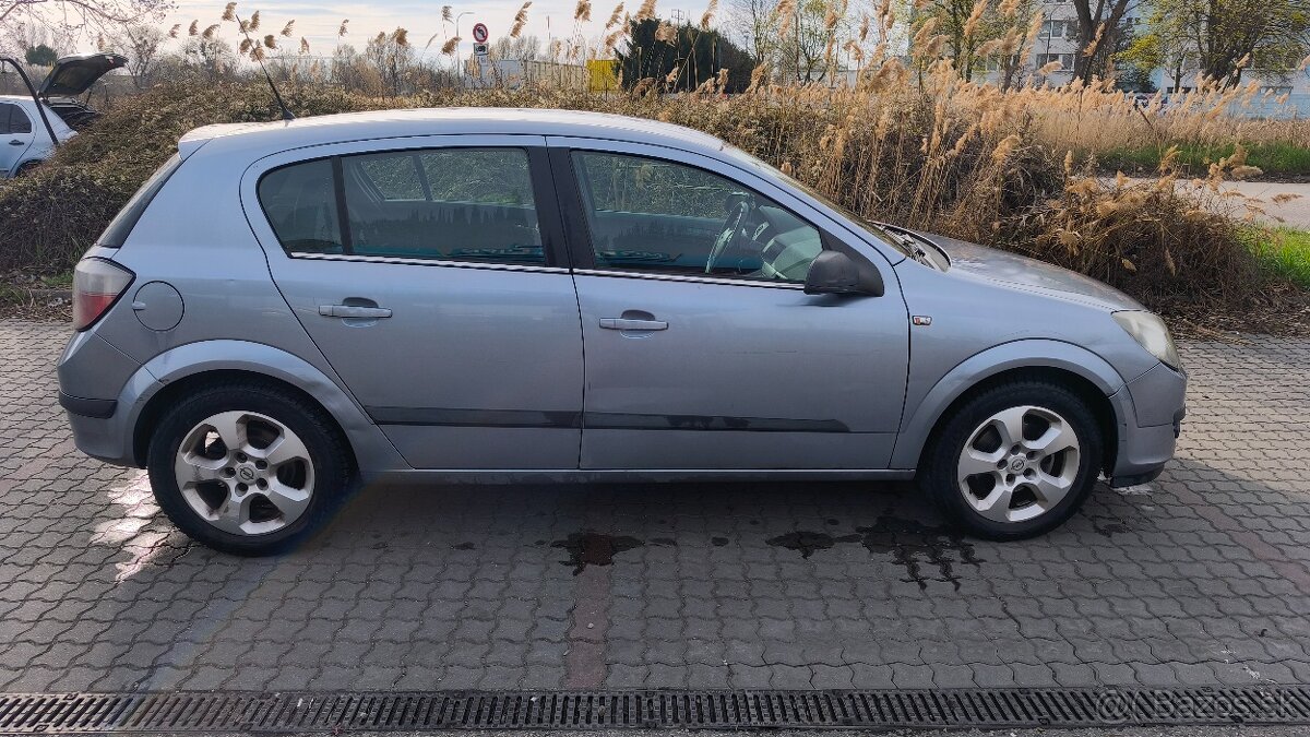 Opel Astra H 1.8 92 kW - 4