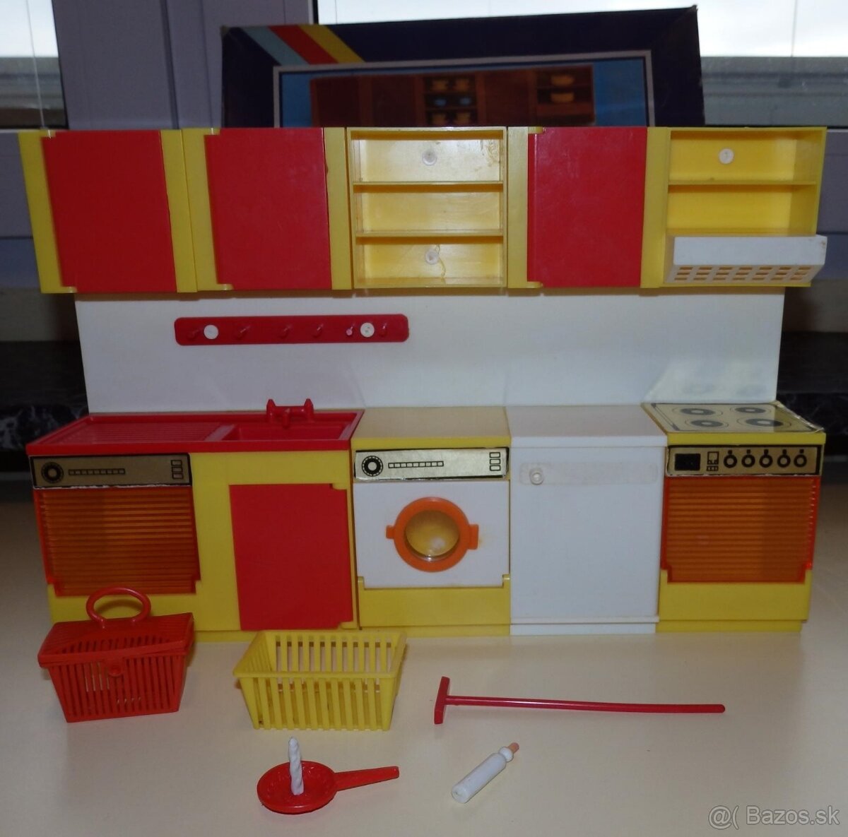 retro kuchynka - CHEMOPLAST BRNO -----------45 eur - 4