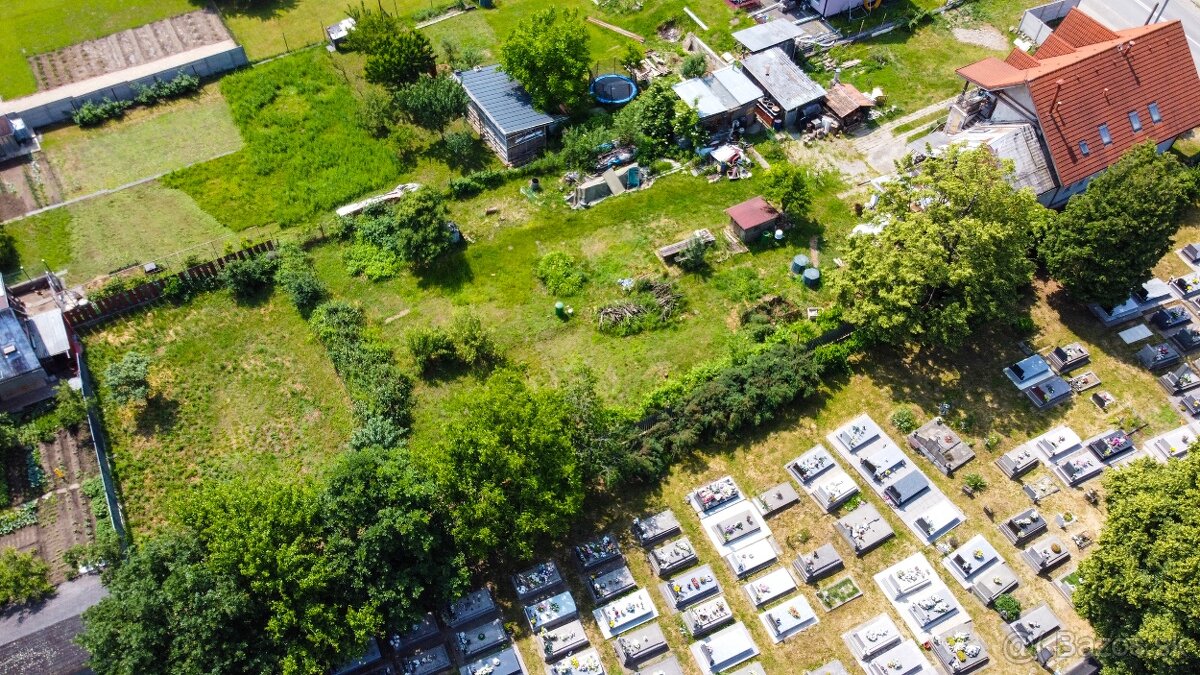 VEĽKÝ STAVEBNÝ POZEMKOM, UL. HLAVNÁ, VALALIKY - 4