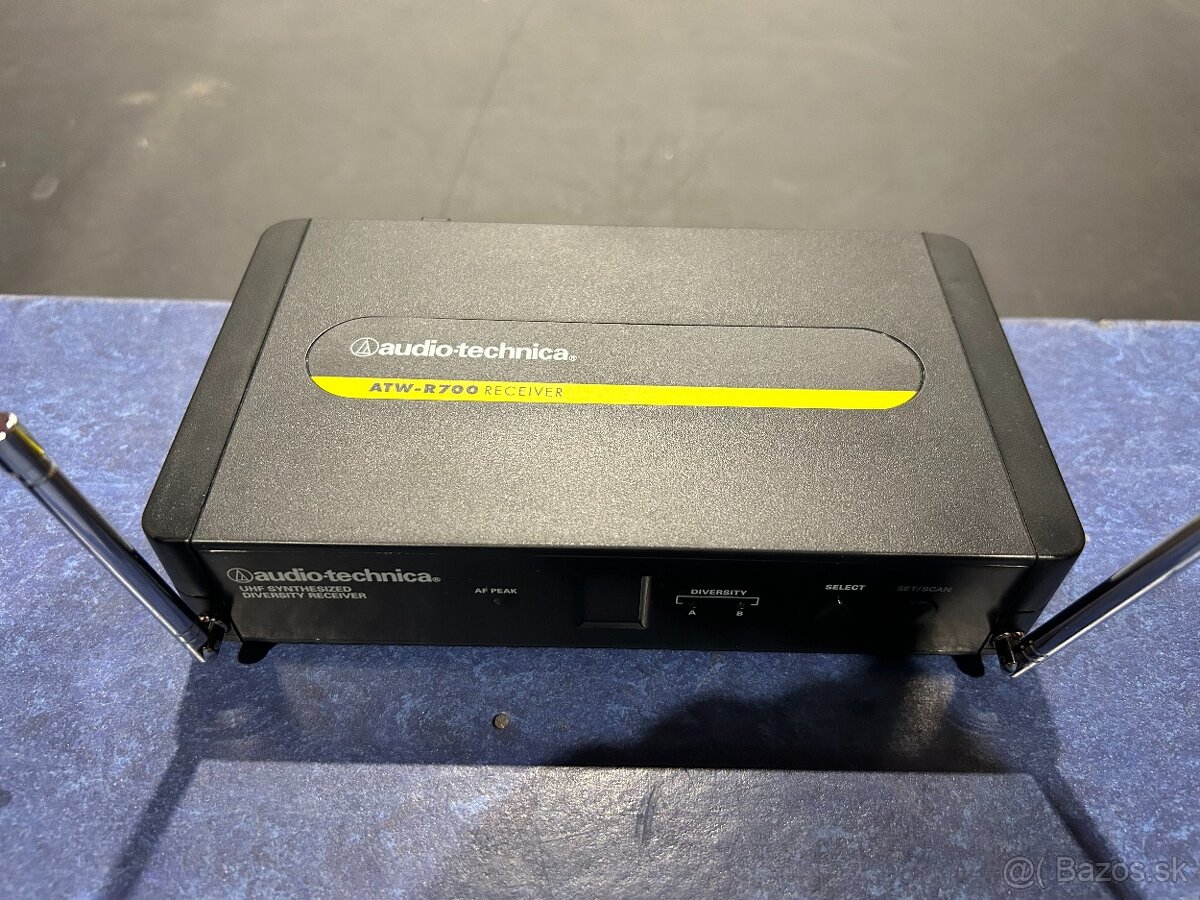 AUDIO-TECHNICA ATW-R700 UHF RECEIVER WITH ATW-T701 TRANSMITT - 4