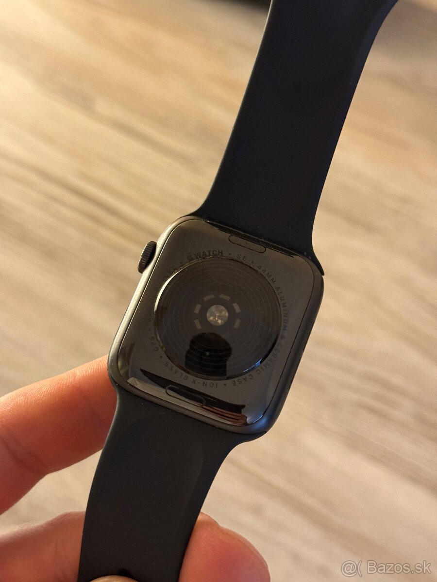 Apple Watch SE 44mm GPS 2. generácia - 4