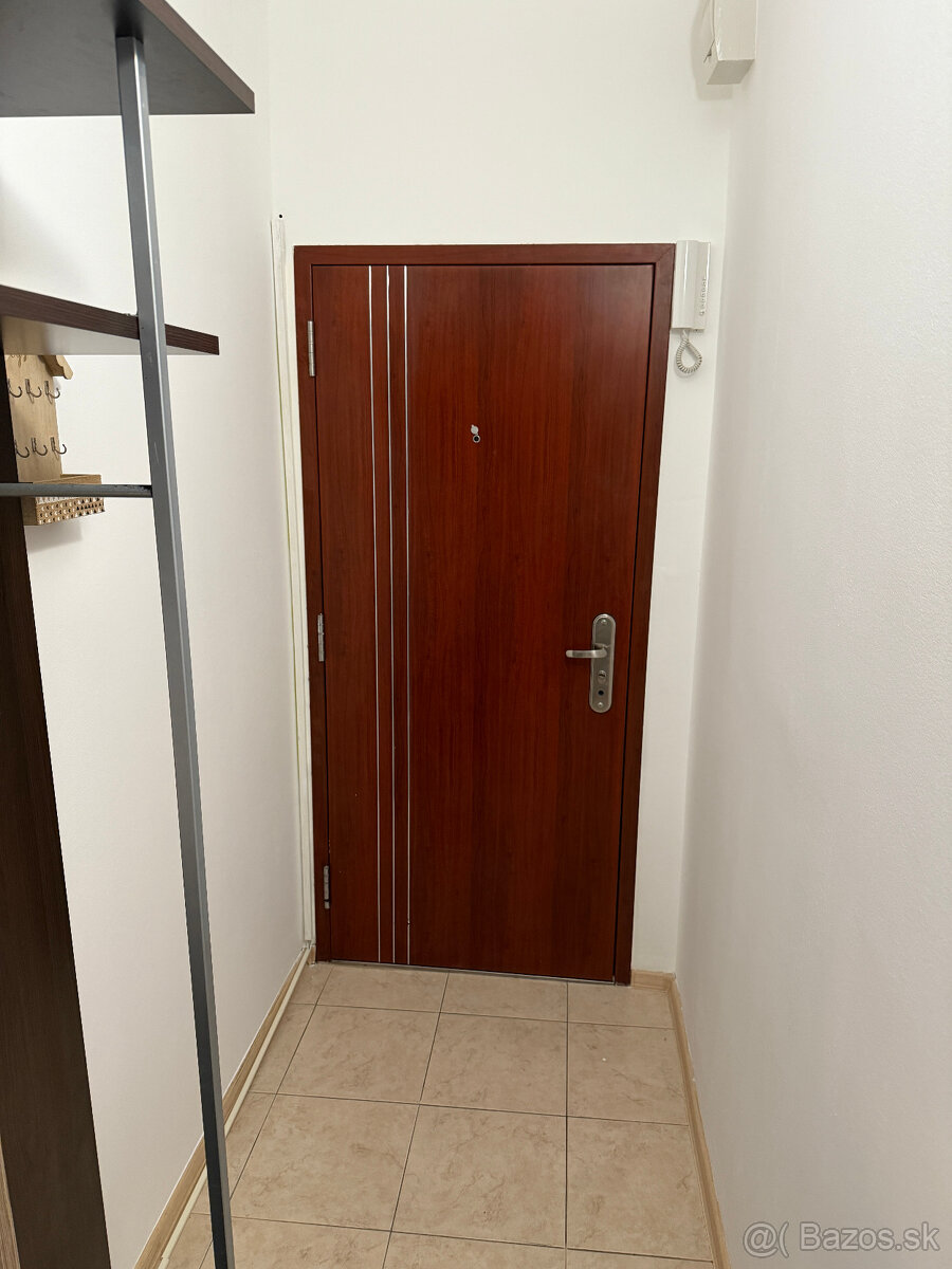 Prenájom 2 izbový byt zariadeny Topoľčany - Streďanská - 4