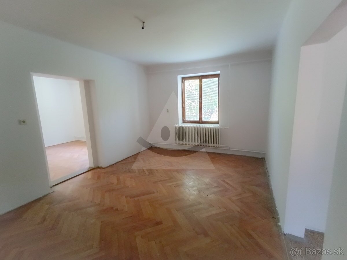 Na predaj 3 izbový rodinný dom v centre Komárna - 4