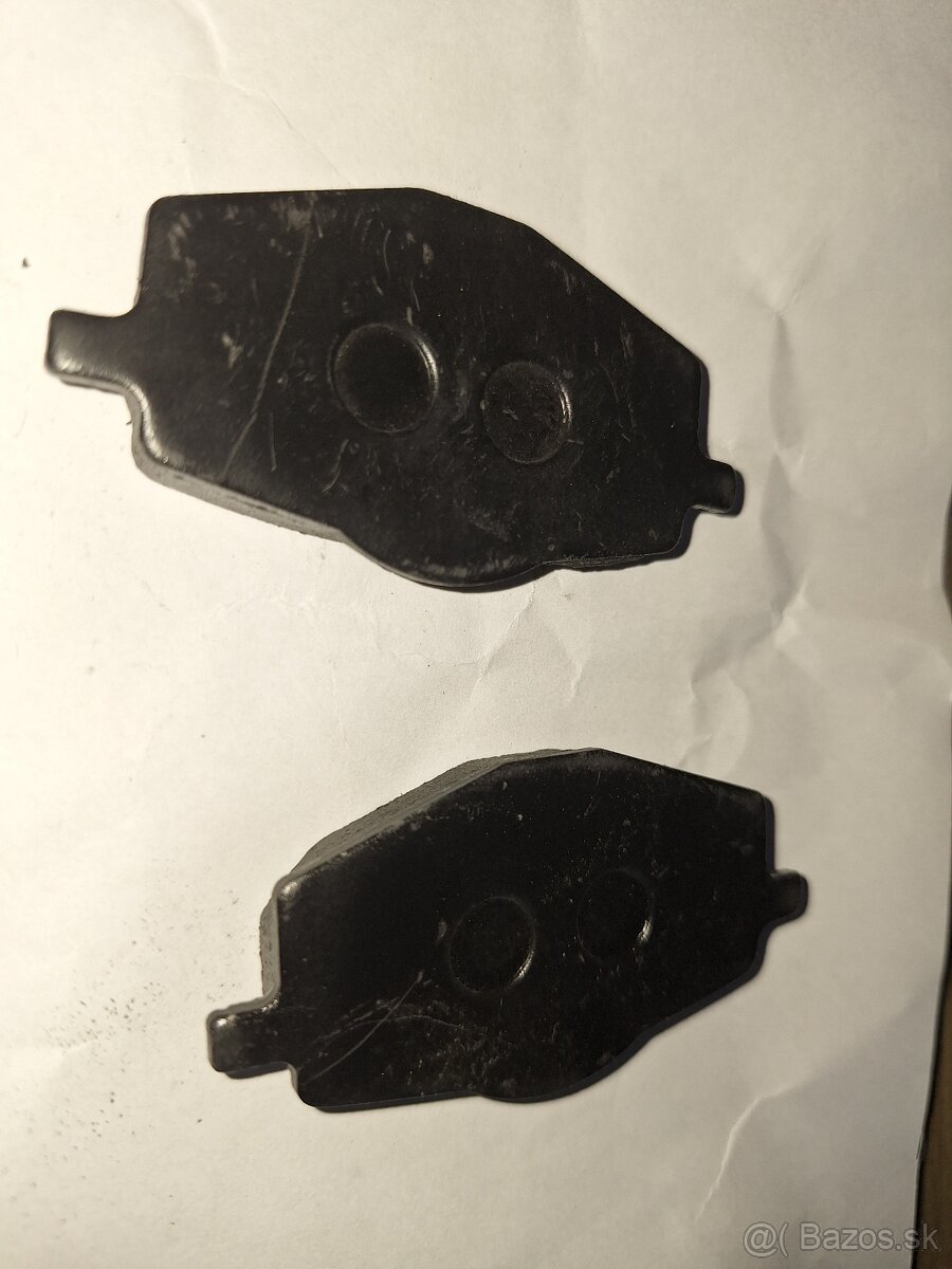 Brzdove dostičky Yamaha XT 600 - 4