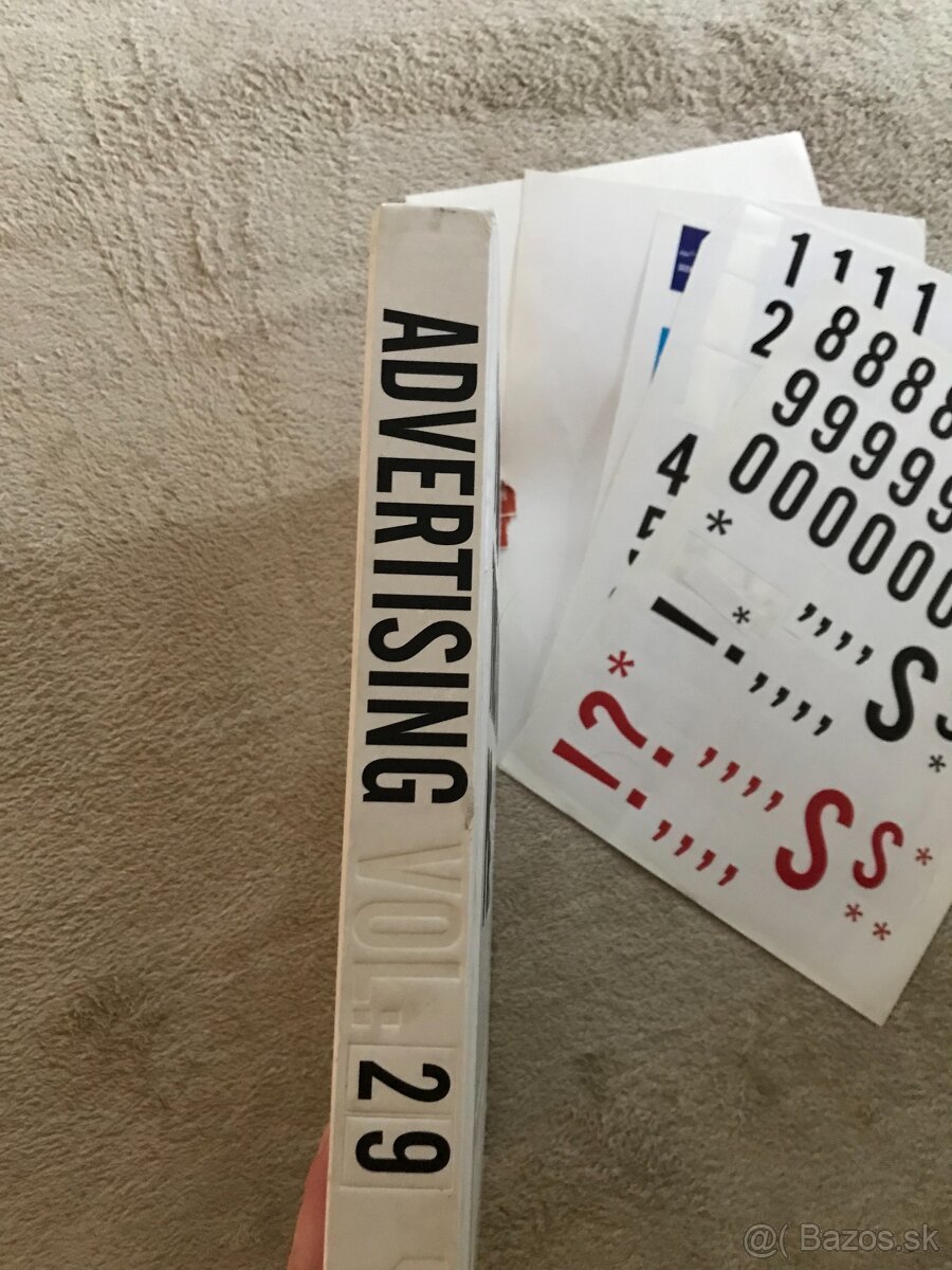 Advertising vol. 29 / I am this book PG/ - 4