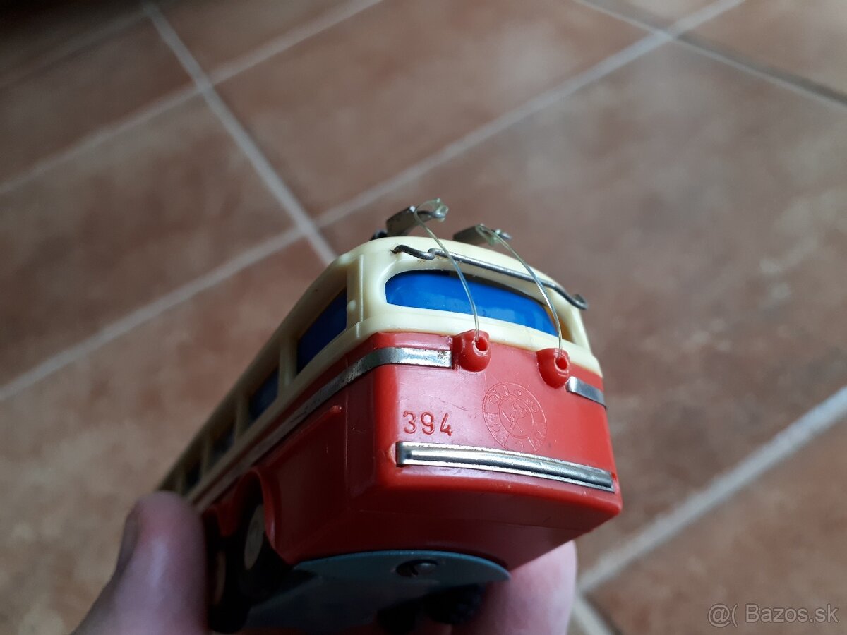 Stara hracka - Trolejbus od ITES - 4