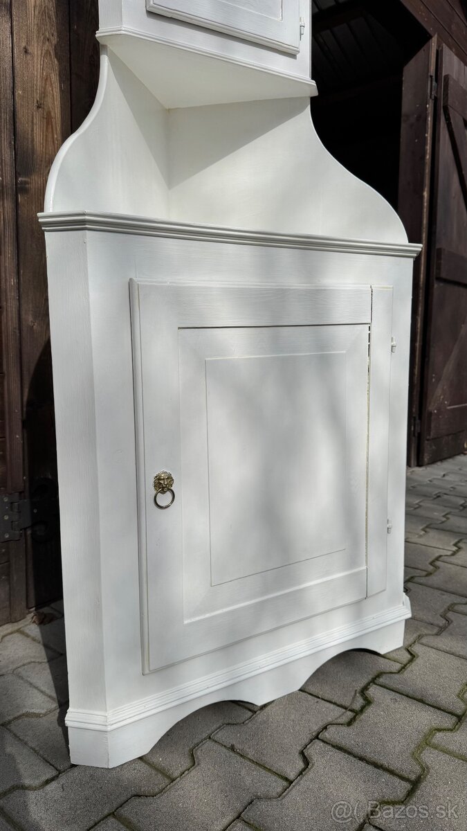 Rohová starožitná skrinka - 4