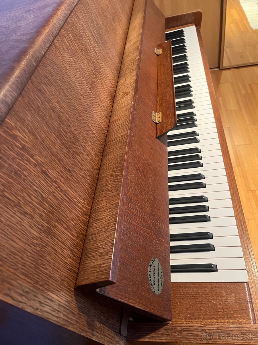 Predám klavir PETROF - 4