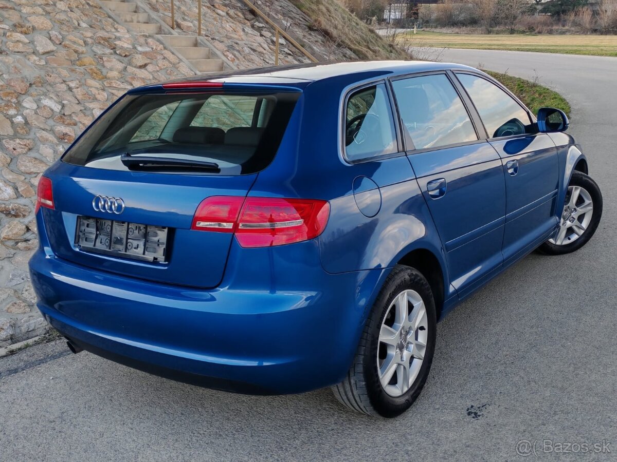 Audi A3 1.6 Benzin Sportback Facelift - 4