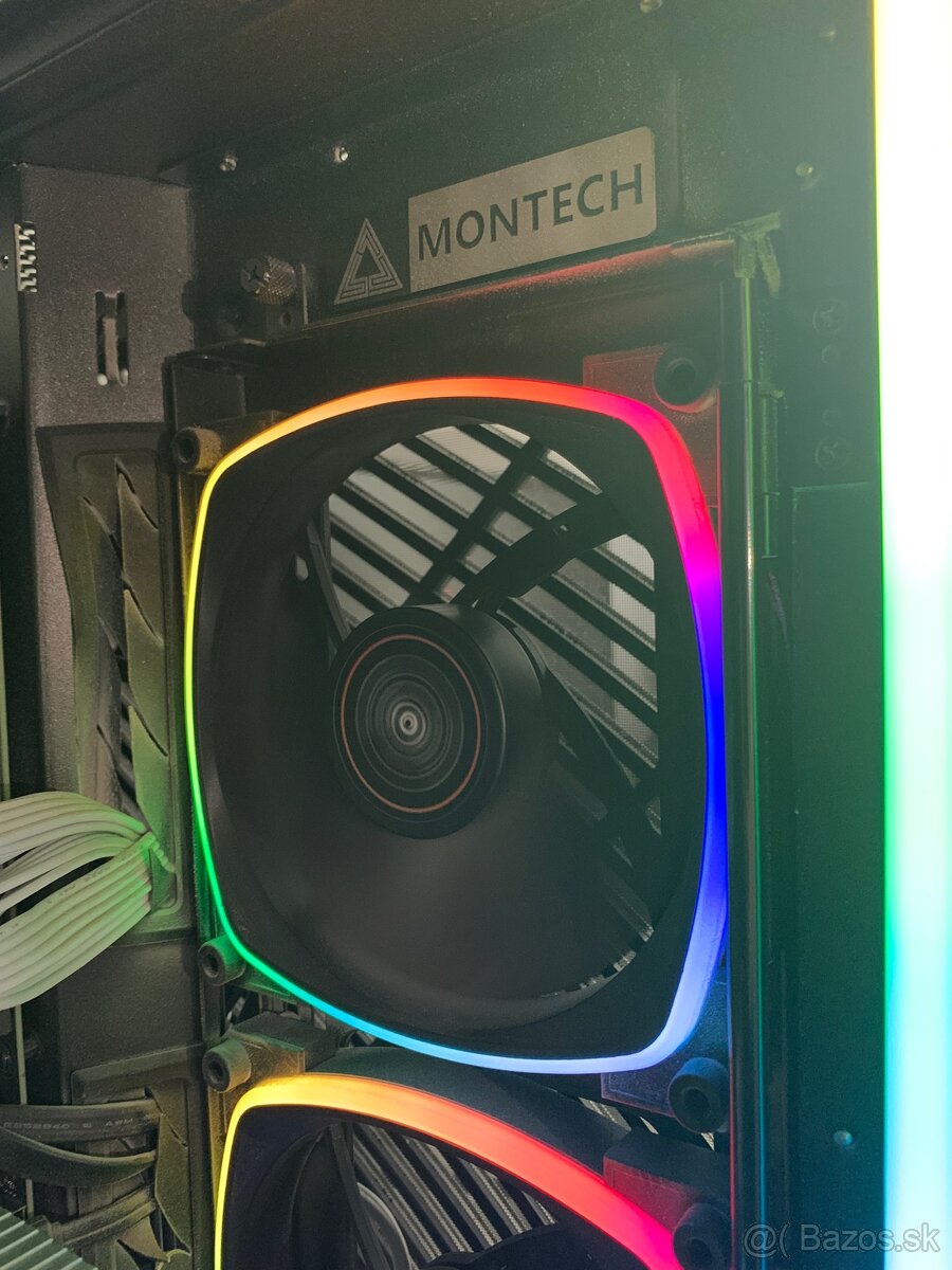 Počitač custom build - 4