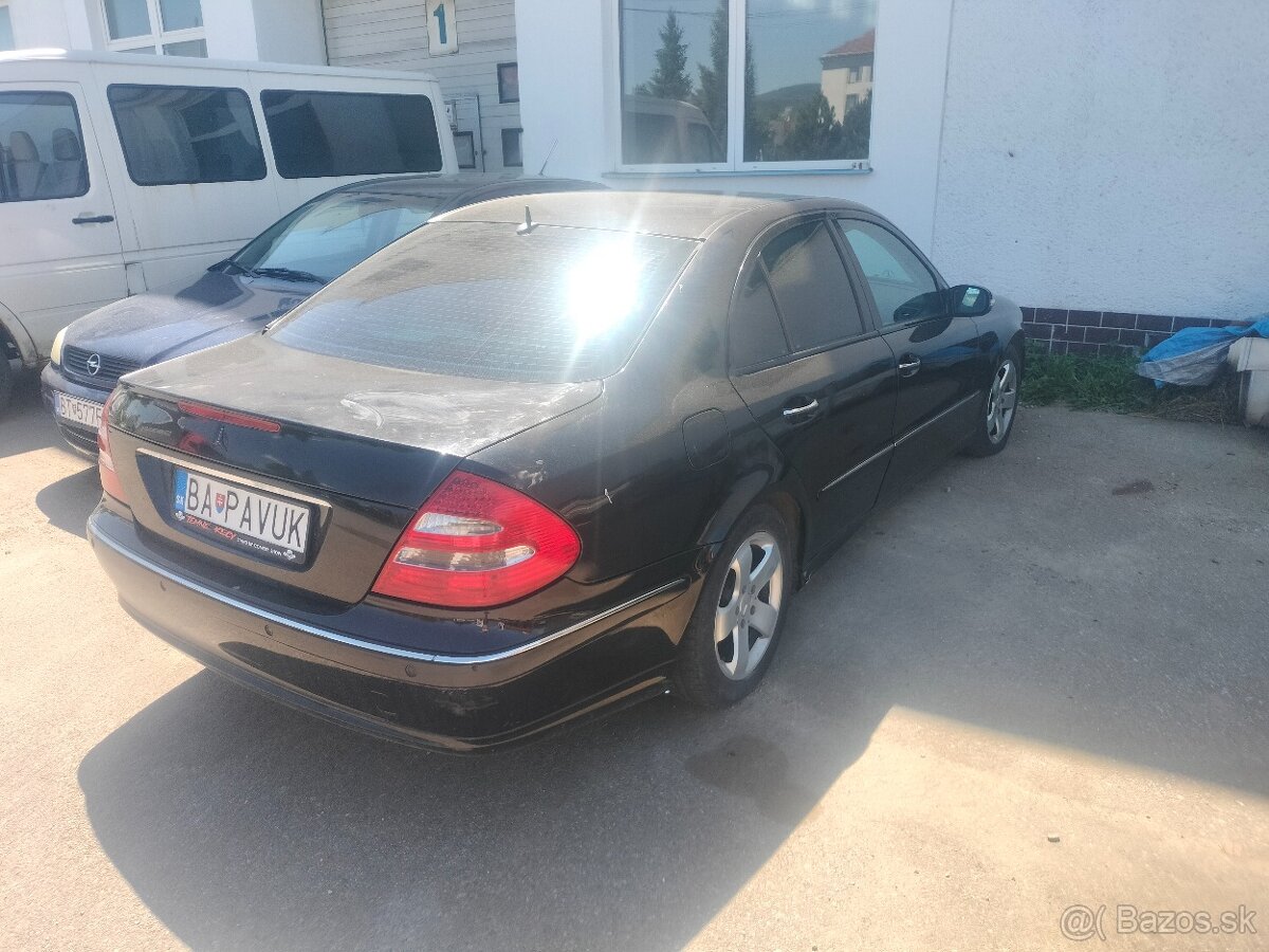 E 211 - 4