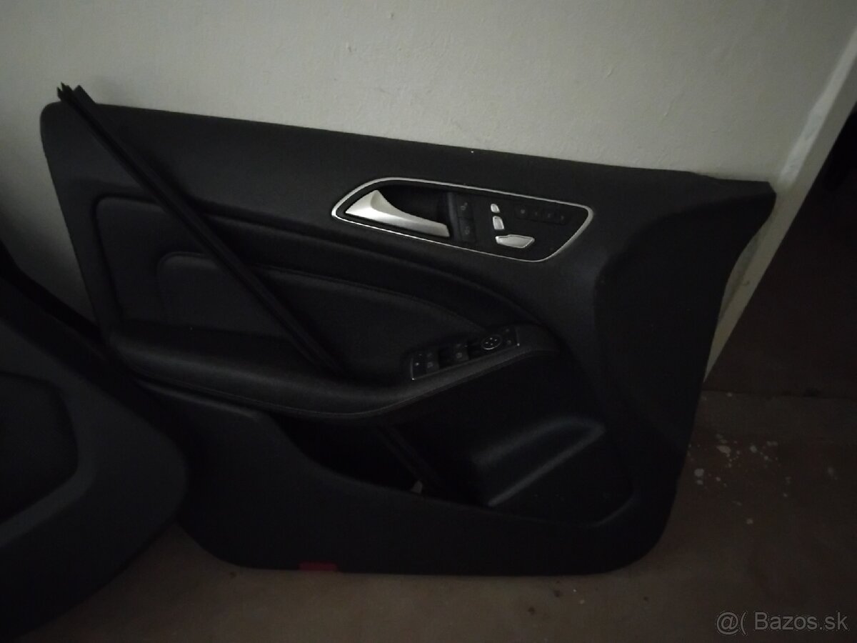 Mercedes Benz - 4