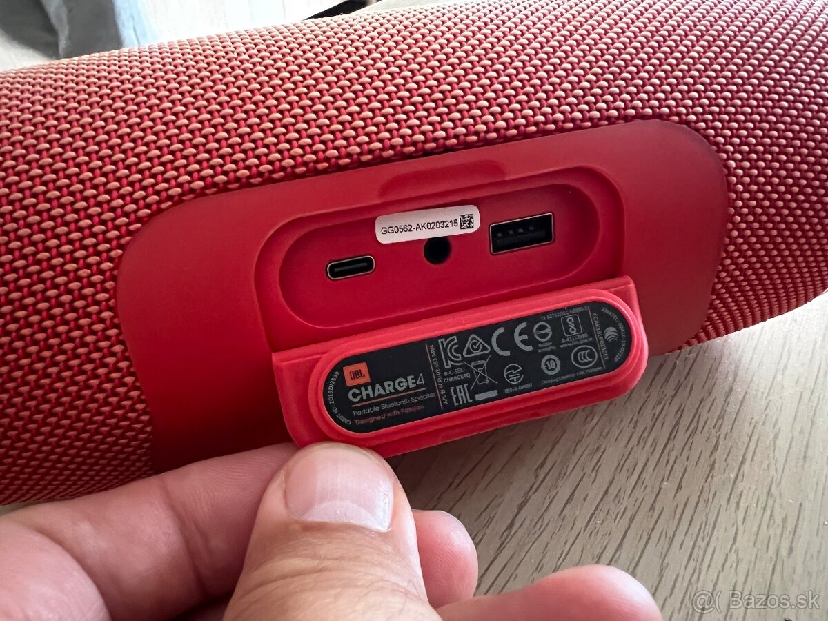 JBL charge 4 červený original - 4