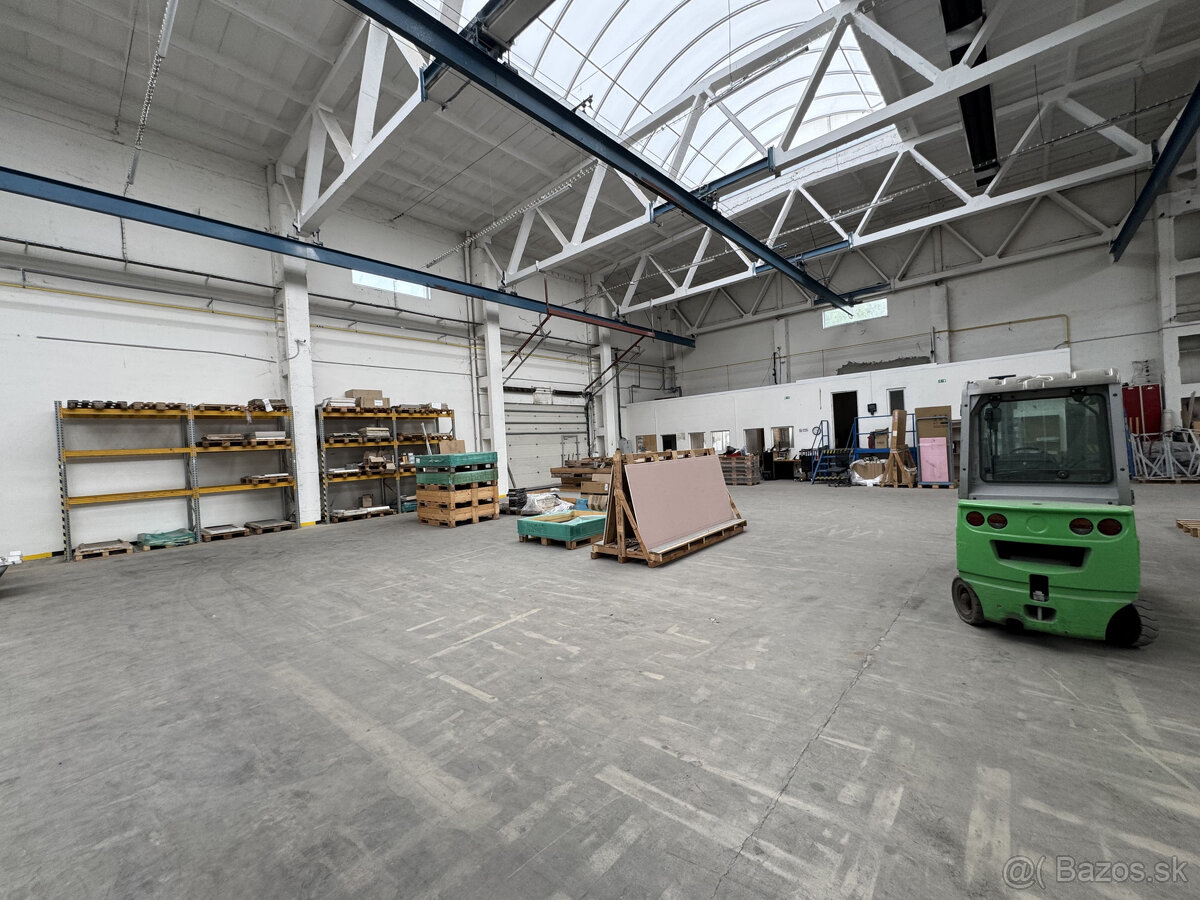 Prenájom skladového priestoru 1070 m² v meste Bratislava - 4
