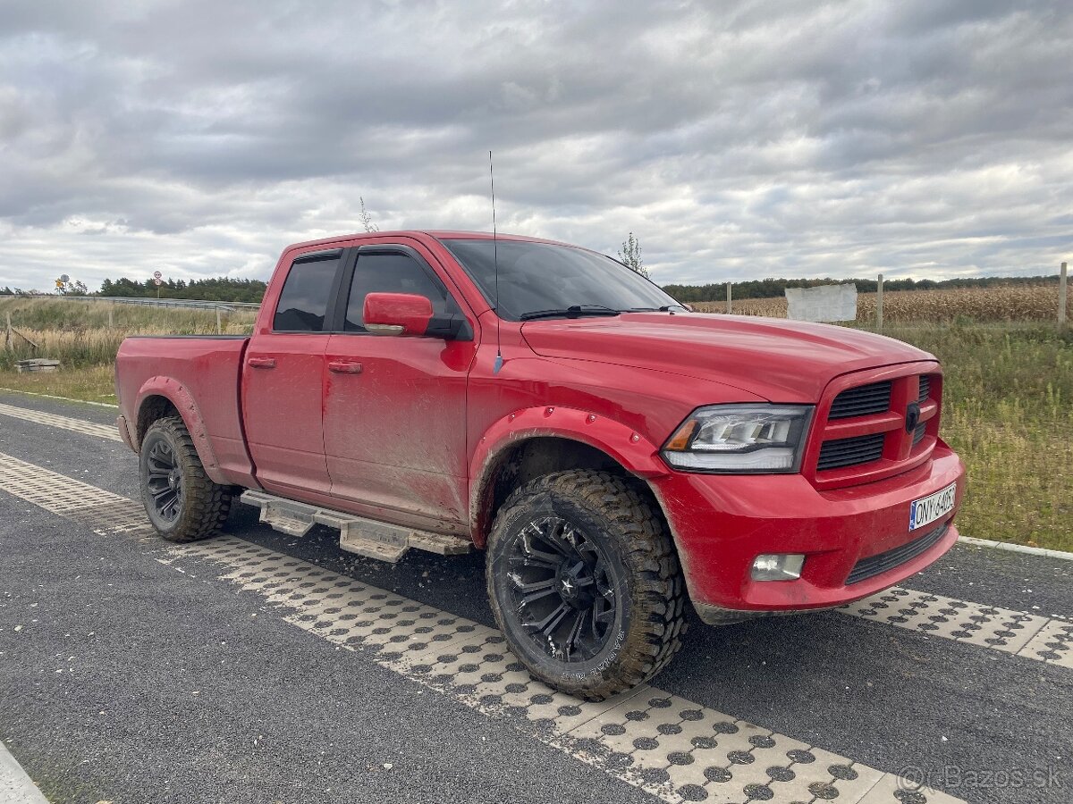Dodge Ram 5.7 z LPG 4x4 CERVENY TOP - 4