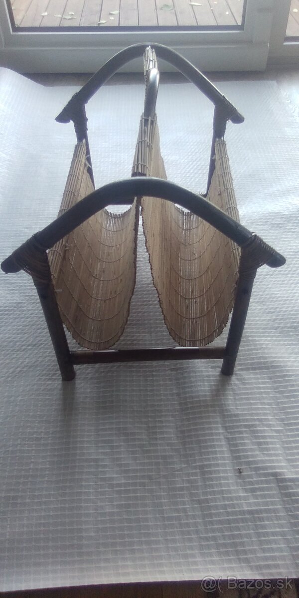 Stojan na noviny - 4