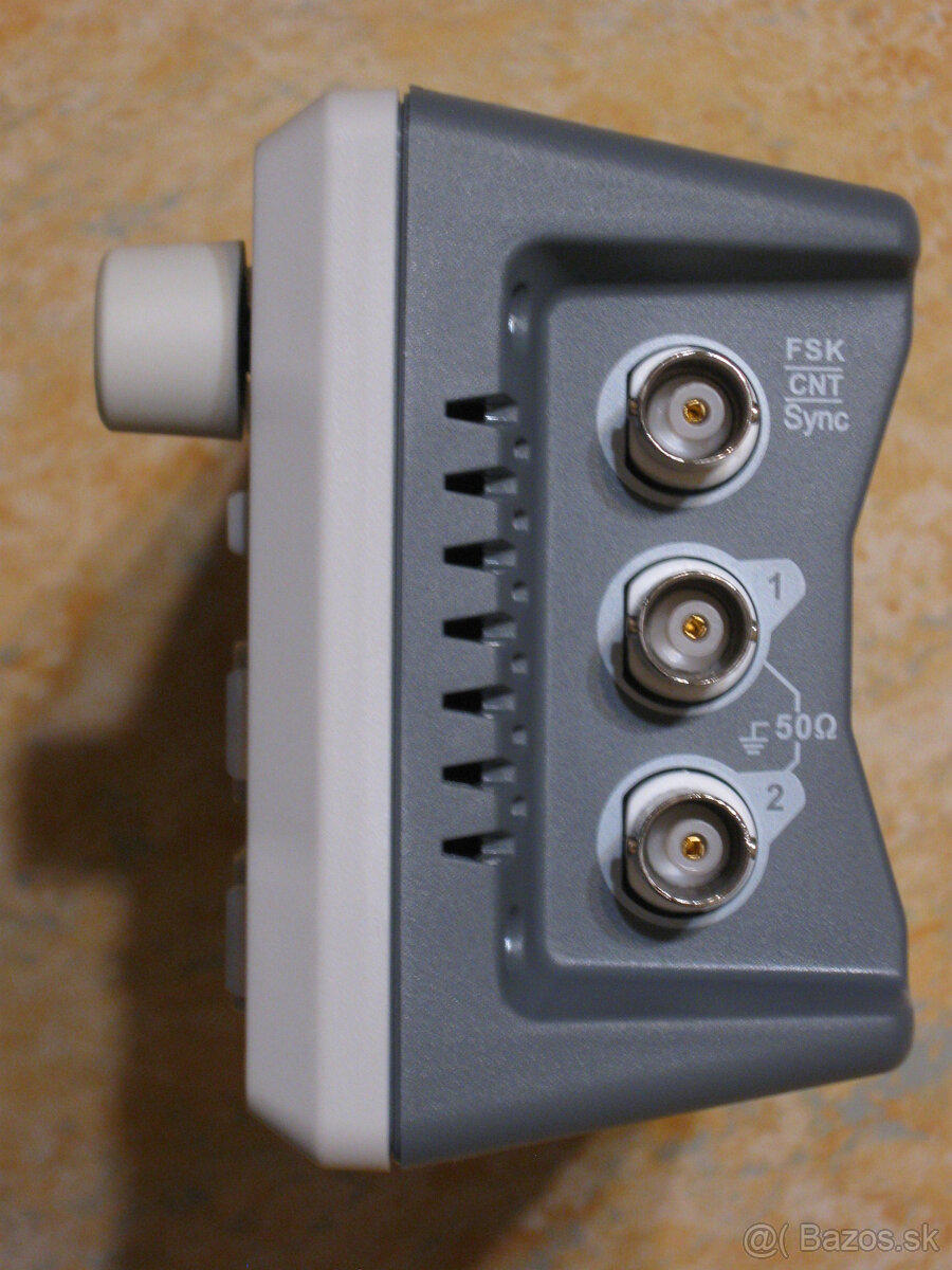 Generator funkcii Uni-T UTG392E - 4