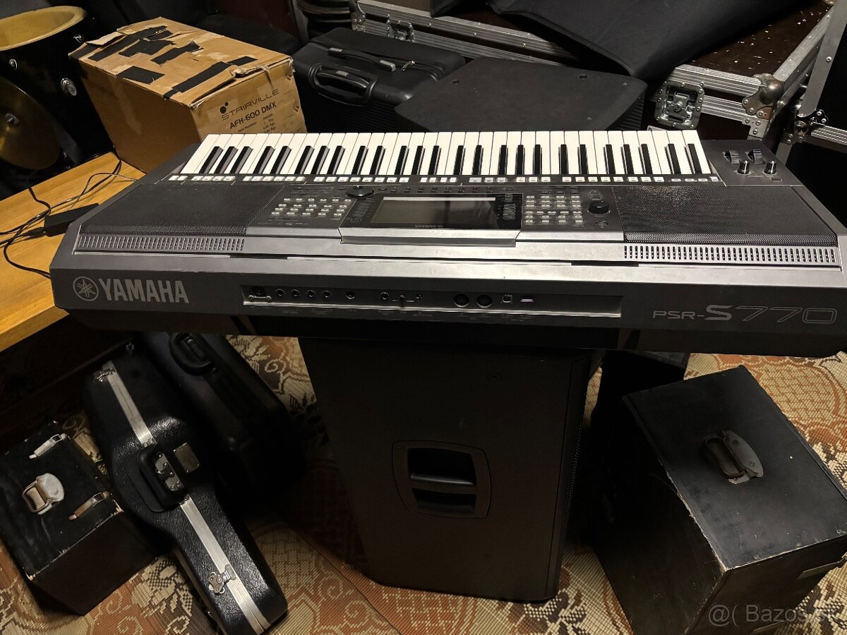 Yamaha PSR S770 - 4
