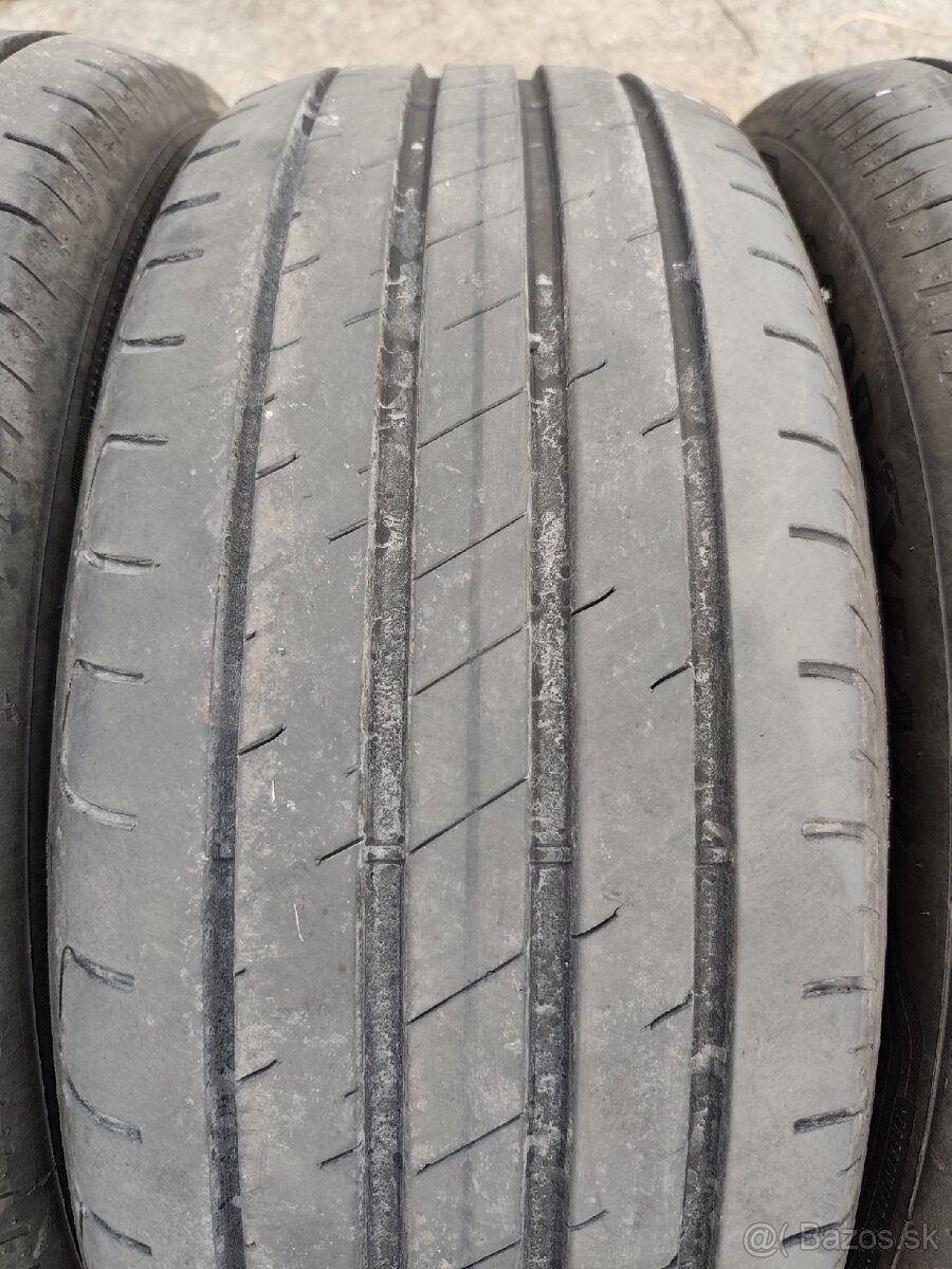 225/55R19 99V Goodyear letná - 4