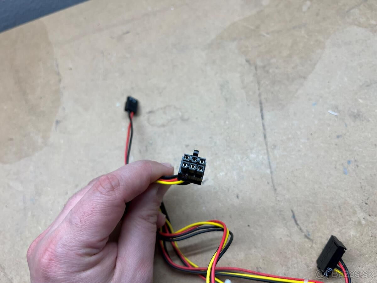 Predám napájací kabel na disky sata z HP 600 G1 - 4