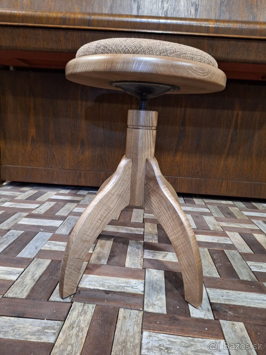 Postrovana stolicka zidlicka ku klaviru - 4