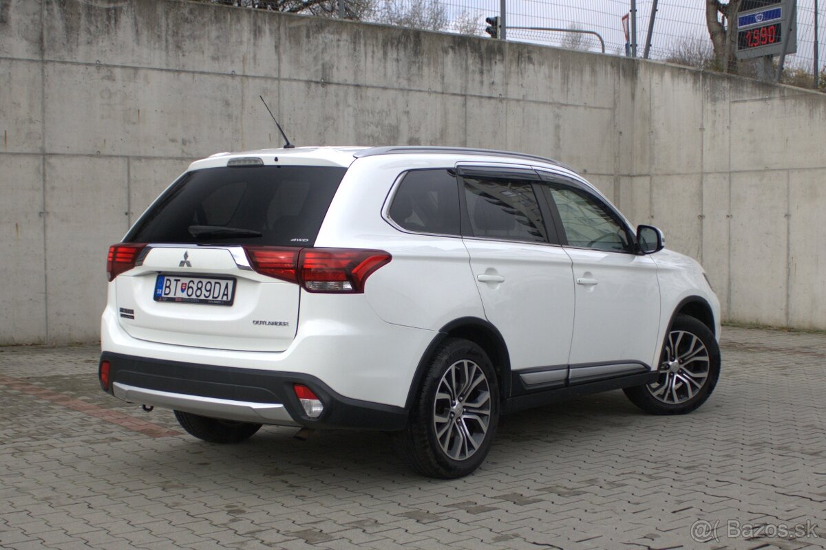 Mitsubishi Outlander 2.2 DI-D Intense+, 150k, 7 miestny - 4