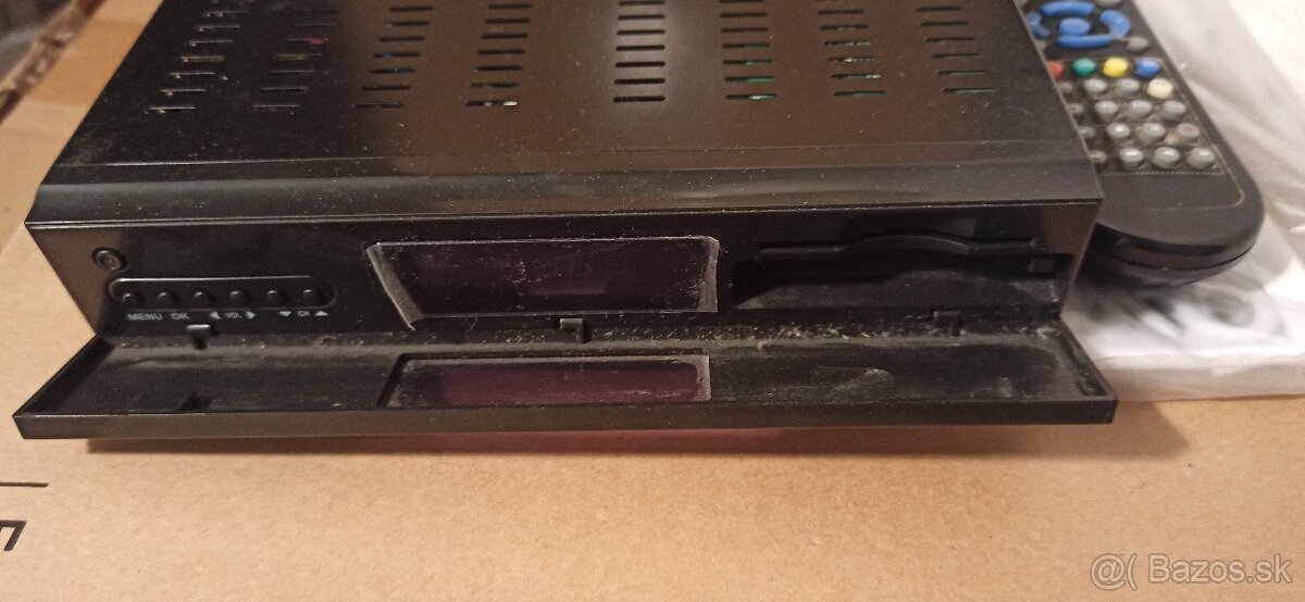 Satelitný prijímač Amiko SHD 7800 - 4