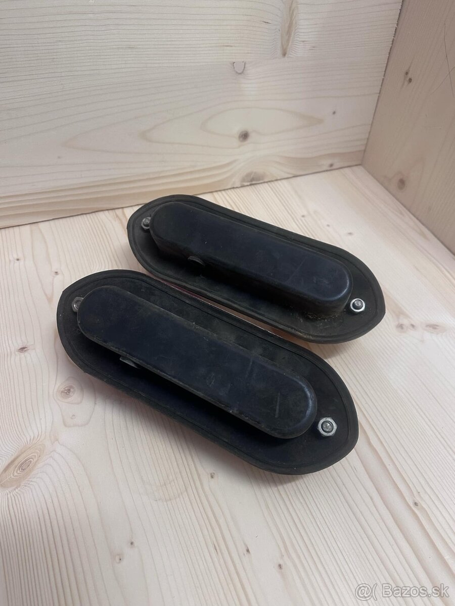 Zadné svetlá Škoda 1202 - 4